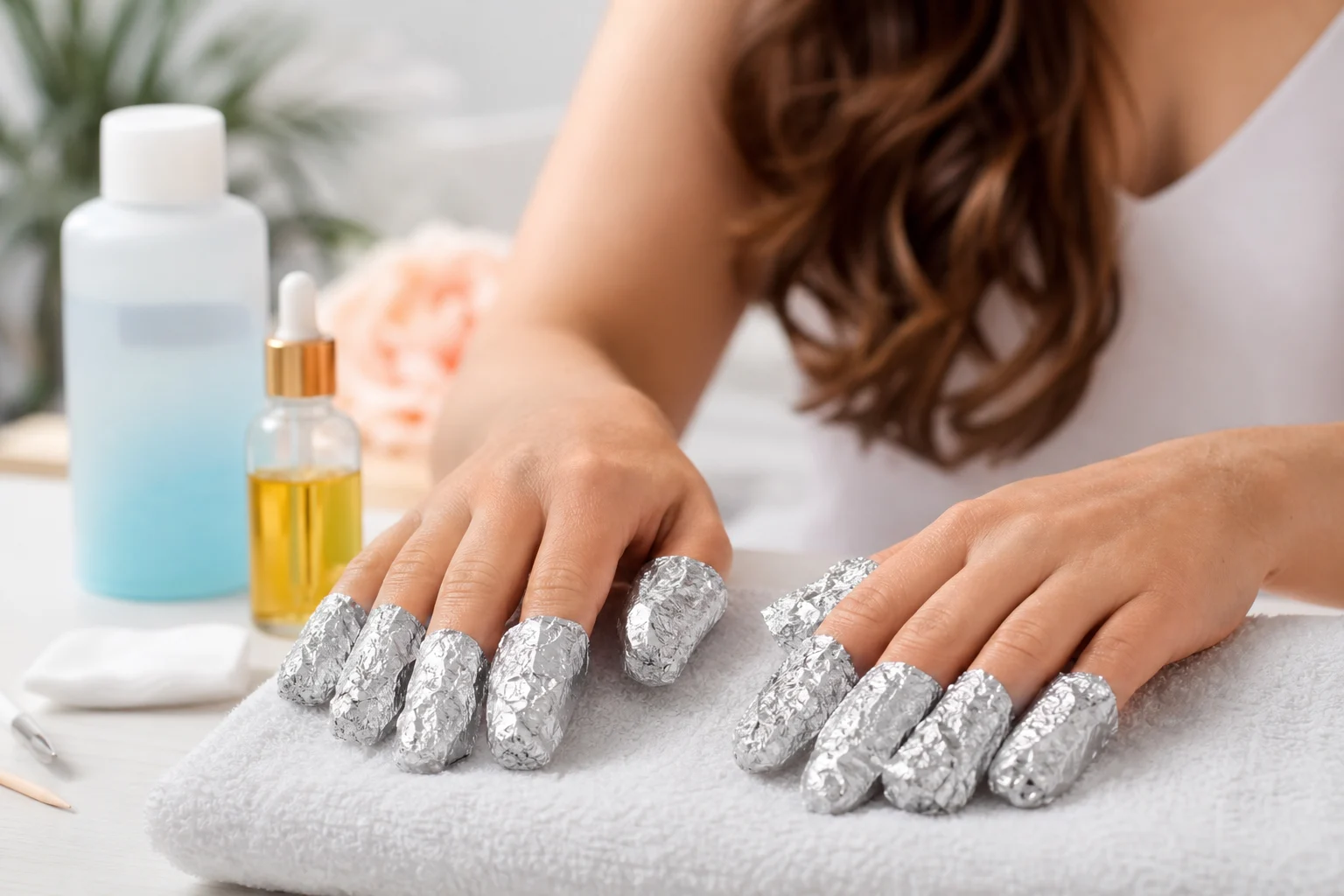 How to Remove Gel Polish at Home Without Damage (Video)